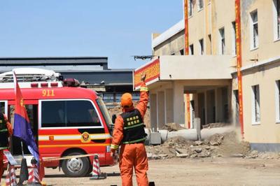 鐵嶺消防開(kāi)展72小時(shí)不間斷地震救援實(shí)戰(zhàn)拉動(dòng)演練 錘煉通信“生命線”的修復(fù)尖兵